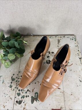 Bisou Bisou > Tan Leather Pointed-Toe Lace-Up Heels 8